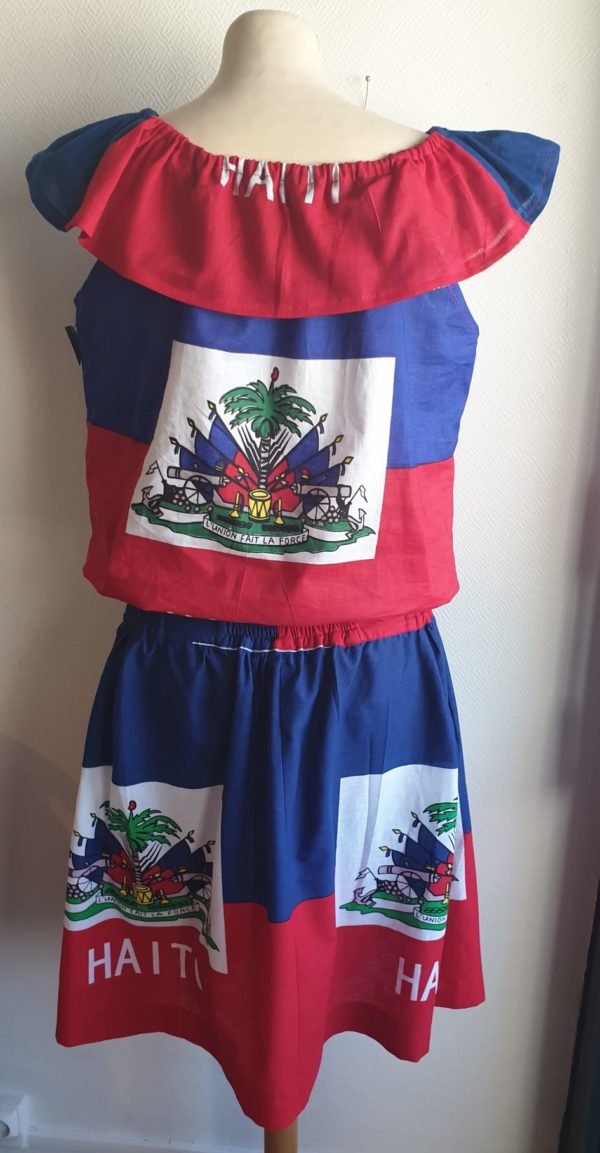 6.1 Ensemble deux pièces. Tenue traditionnelle haïtienne. Jupe et haut. Tissu bandana drapeau Haïti. 100% coton. made in Paris. Existe seulement en taille S et M. 109.90€