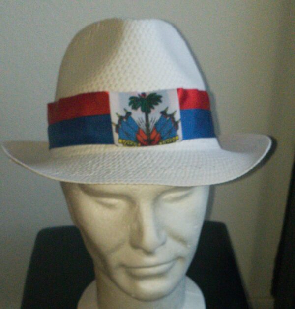 75.1Chapeau de paille naturelle tout de blanc made in Italy. Drapeau Haïti front of. Réducteur de taille intégré offert par la maison.27.50€