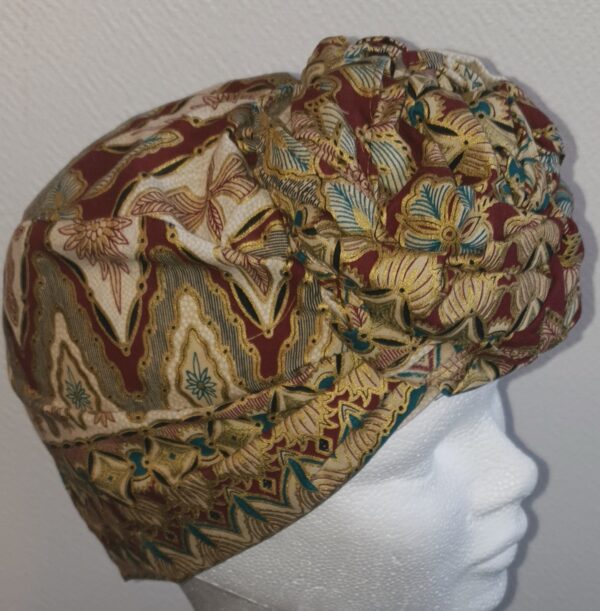 14.1Chapeau turban pleine tête et réglable. Fleurs bleues cousues nouées et prêt à porter. Tissu Madras. Création artisanale ANJERO. Fabriqué en France. Taille unique37,95€